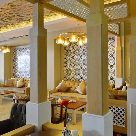 Crown Palace Ultra Sidé