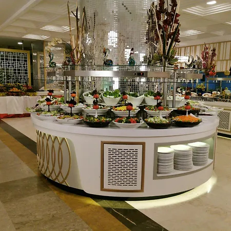 Crown Palace Ultra 5* Sidé