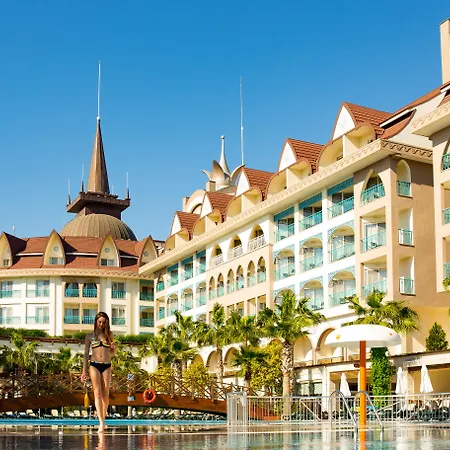 Crown Palace Ultra Hotel Sidé